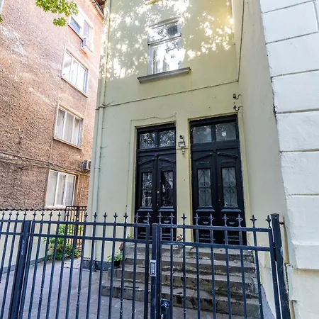 Apartment Makedonia's Finest 3br Sofia